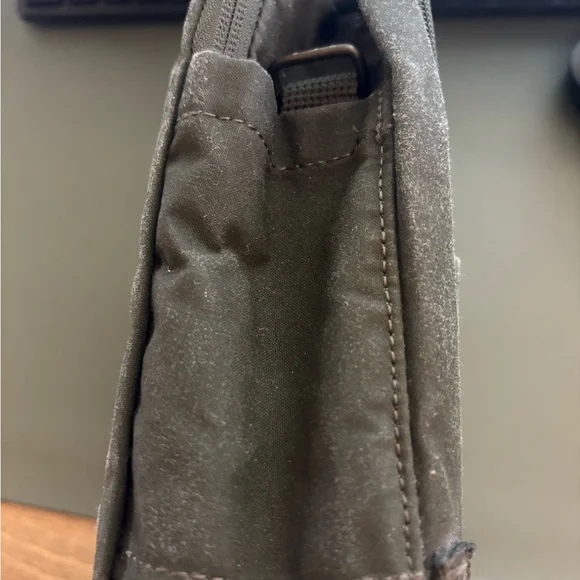 Fjallraven Kånken Mini Dark Green Backpack - Picture 4 of 8